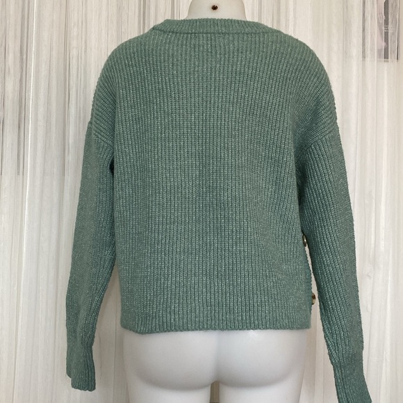 Yes Lola crew neckline ribbed knit sweater, buttons details, boxy! Size Small - Picture 3 of 17